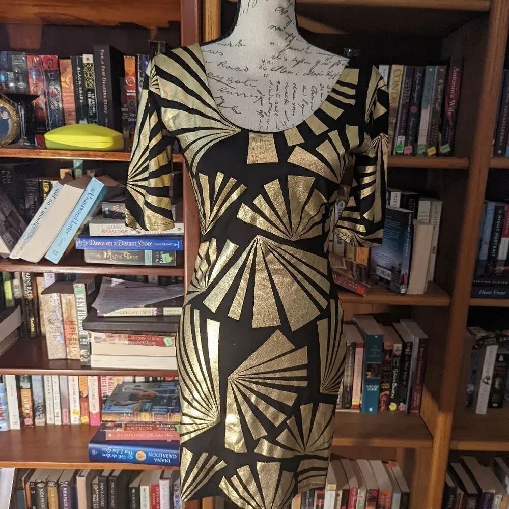 bebe gold and black fan scoop neck mini bodycon dress sz s guc